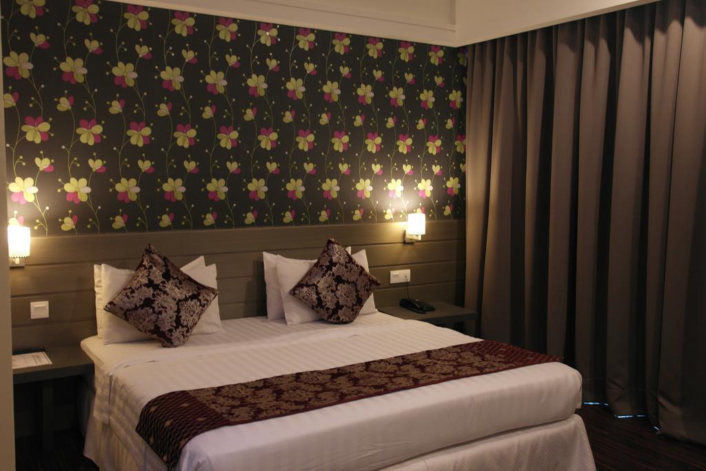 De Hotel Ίπο Εξωτερικό φωτογραφία