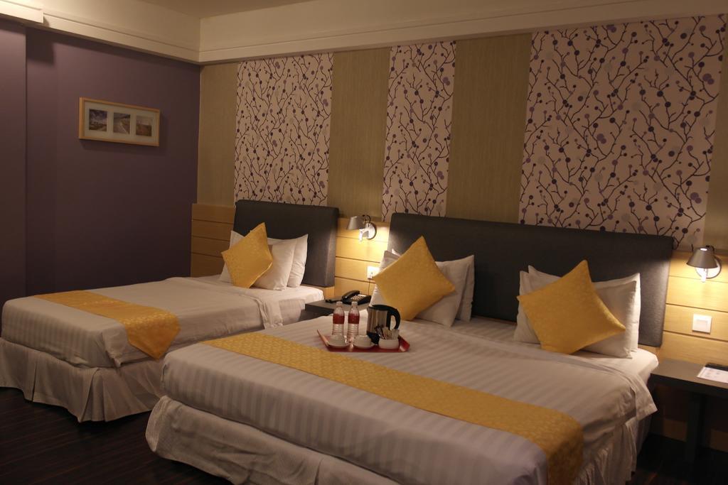 De Hotel Ίπο Εξωτερικό φωτογραφία
